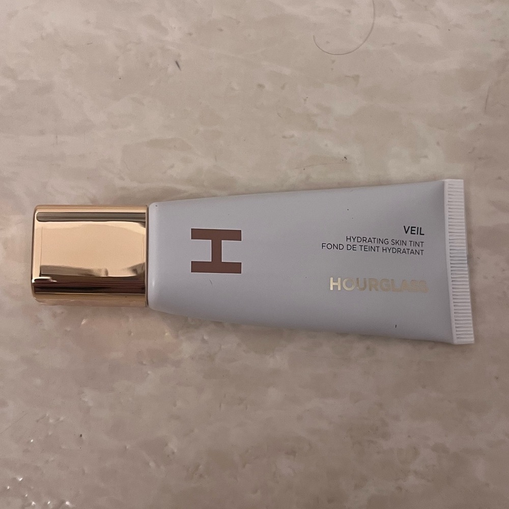 HOURGLASS ‘Shade 13’ Veil Hydrating Skin Tint